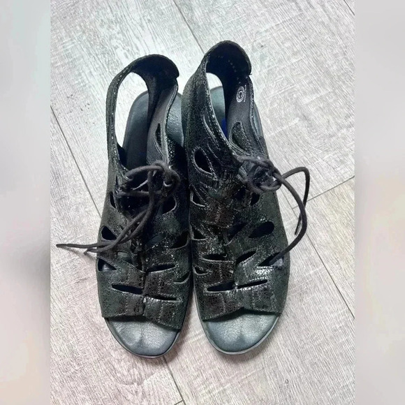 Wolky - 1855 Seminyak Black Crackled Crash Suede Leather Sandals Size 10 - Picture 3 of 7